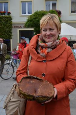 Najcięższy&#x20;okaz&#x20;borowika&#x20;ważył&#x20;1&#x2c;1&#x20;kg&#x20;&#x28;fot&#x2e;&#x20;Edyta&#x20;Nowicka&#x29;