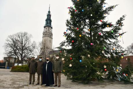 Choinki od leśników - Jasna Góra, Łazienki Królewskie, rynki miast, akcje charytatywne