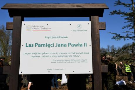 Sadzimy Lasy Pamięci Jana Pawła II