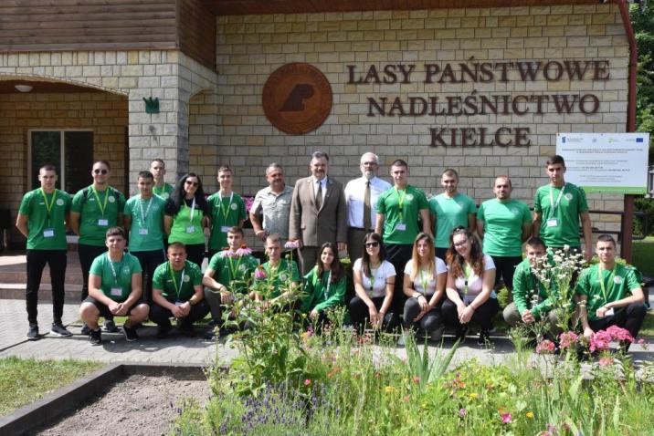 Studenci&#x20;leśnictwa&#x20;z&#x20;Bułgarii&#x20;podczas&#x20;wizyty&#x20;w&#x20;Nadleśnictwie&#x20;Kielce&#x2c;&#x20;fot&#x2e;&#x20;E&#x2e;&#x20;Nowicka